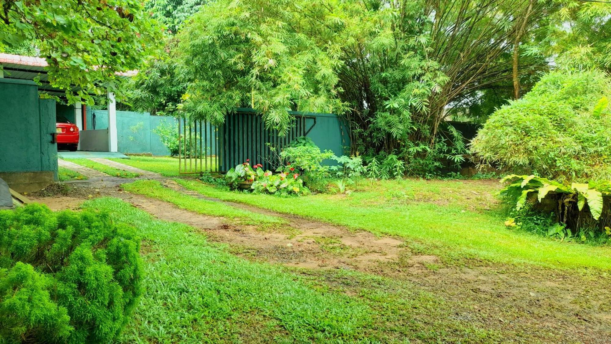 Madara Hotel Horana Exterior photo
