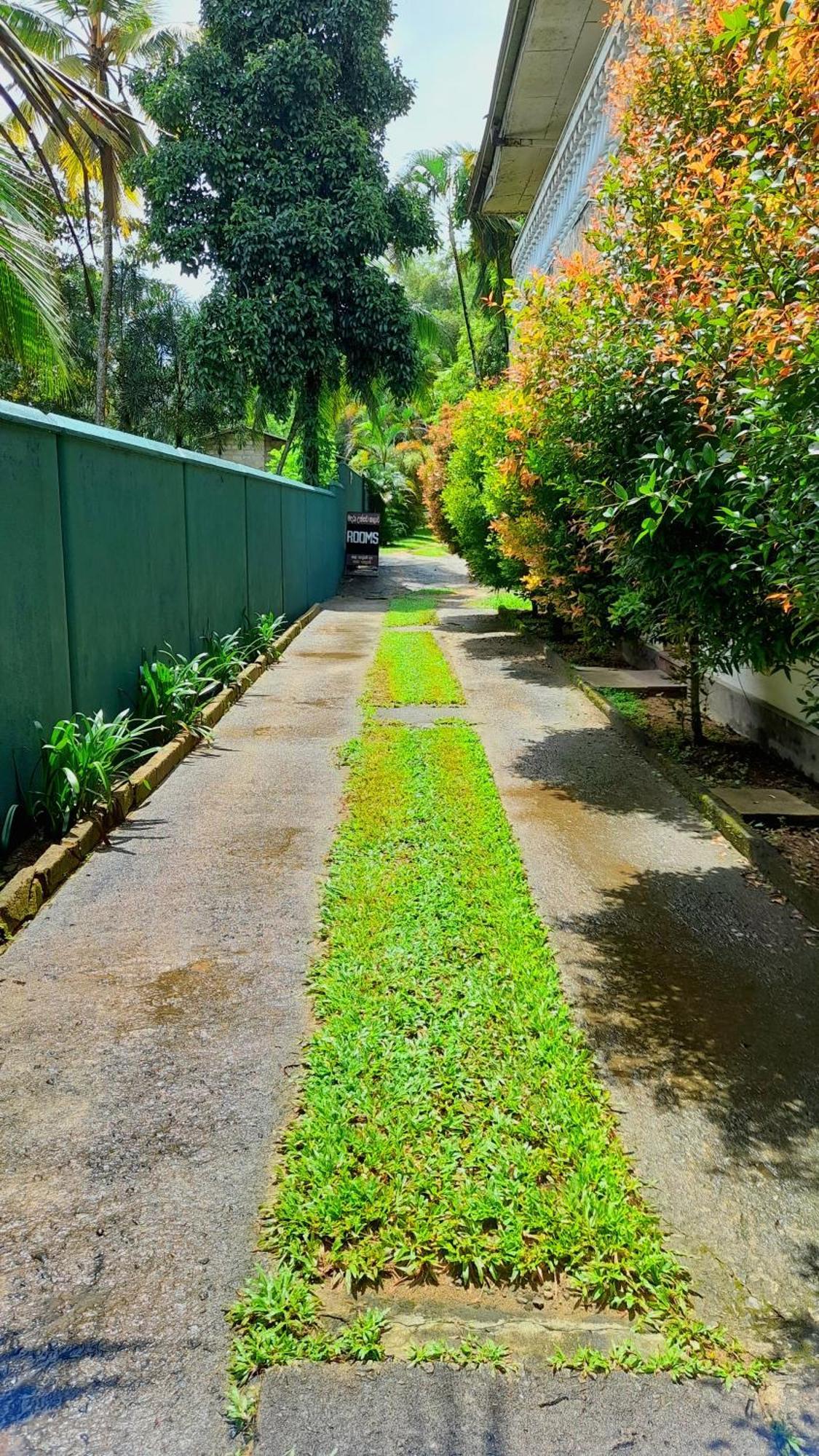 Madara Hotel Horana Exterior photo